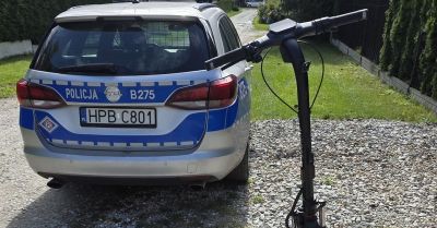 Policjanci zatrzymali 17-latka uciekającego na hulajnodze